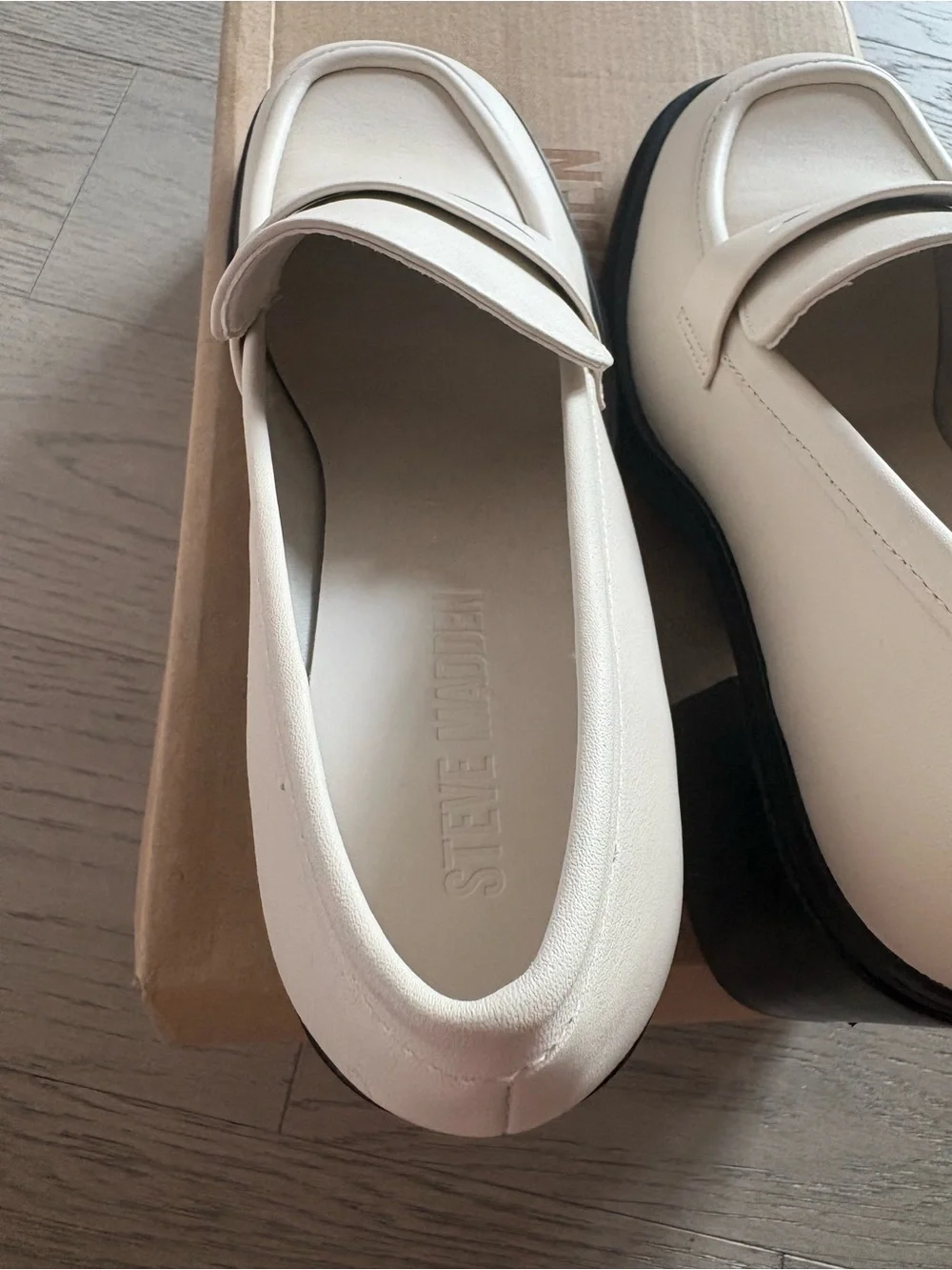 Classic Cream Bone Block-Heel Loafers - Women's Sz. 7.5 by Steve Madden